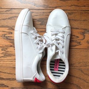 ✨ Betsey Johnson Lip Bettie Sneakers ✨